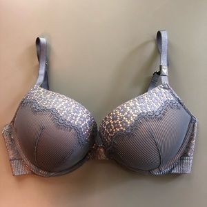 Victoria’s Secret Bombshell Lace Push Up Bra 34D